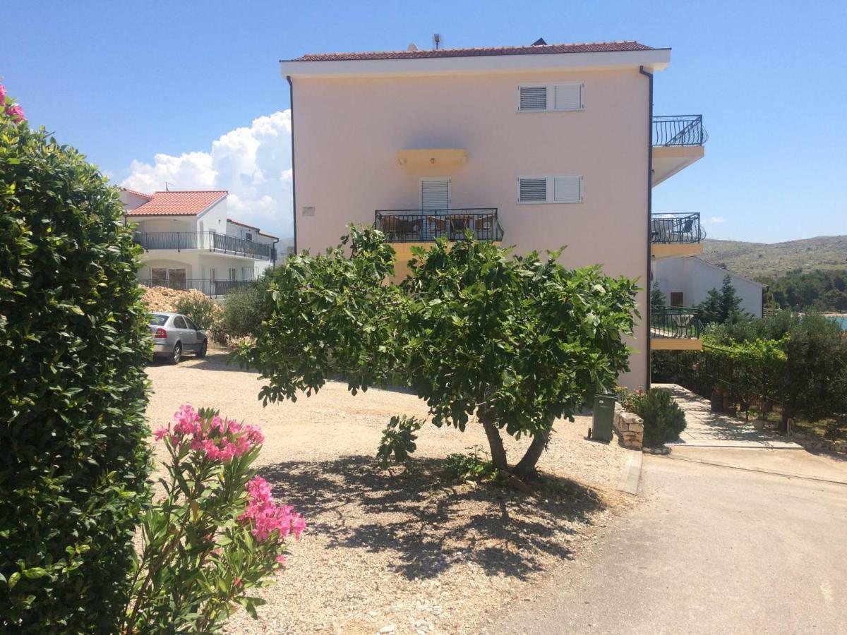 Apartments Maslina Zaboric Exterior photo